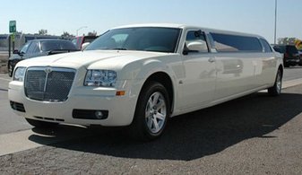 Свадебный лимузин Chrysler 300C № W3556, белый