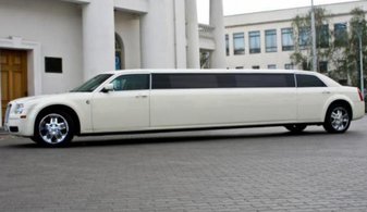 Свадебный лимузин Chrysler 300C № Л3576, белый