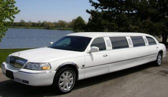 Свадебный лимузин Lincoln Limousine Towncar № Л3577, белый