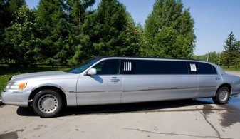 Свадебный лимузин Lincoln Towncar № У3603, серебристый