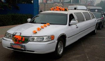 Свадебный лимузин Lincoln Limousine Towncar № Н3615, белый