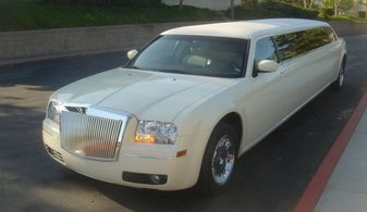 Свадебный лимузин Chrysler 300C № Н3620, белый