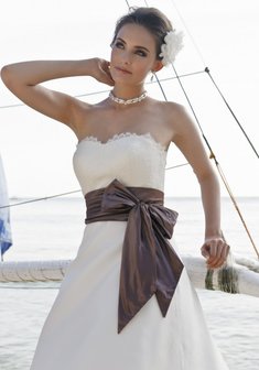 Свадебное платье Kiwako-B28355. А-силуэт, длинное без шлейфа.