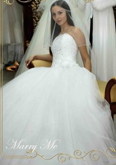 Свадебное платье M28709. С пышной юбкой, длинное без шлейфа.