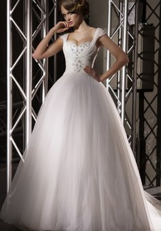 Свадебное платье Demi-B45019. С пышной юбкой, длинное со шлейфом.